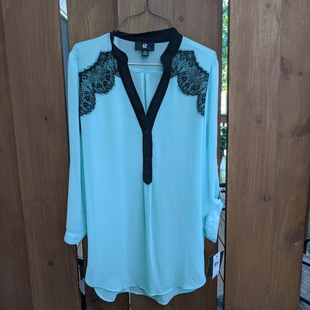 New! Iz Byer mint with black lace blouse